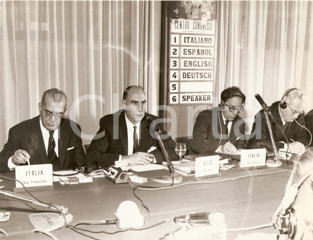 Fotografia d epoca originale 1962 MILANO Congresso Internazionale CARBION Intervento Mister PITT Fotografia 1