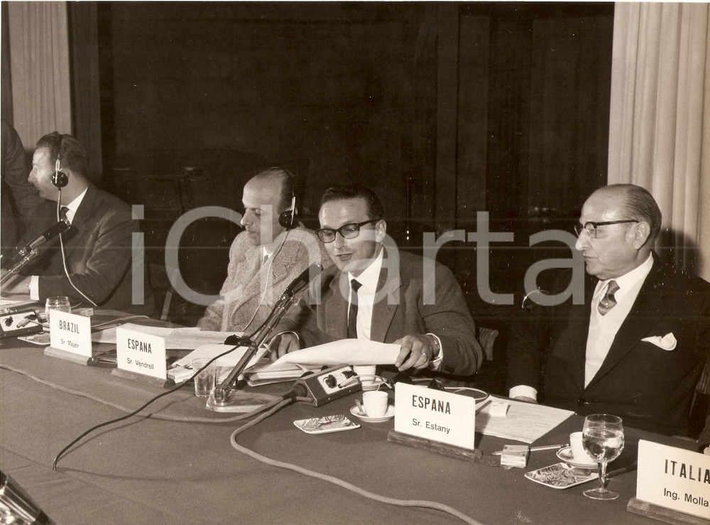 Fotografia d epoca originale 1962 MILANO Congresso Internazionale CARBION Intervento Mister VENDRELL Foto 1