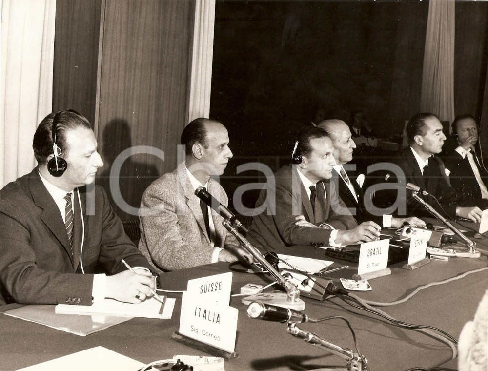 Fotografia d epoca originale 1962 MILANO Congresso Internazionale CARBION Mr. MAAG e Mr. MAYER Fotografia 1