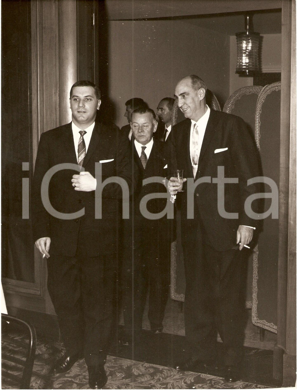 Fotografia d epoca originale 1962 MILANO Congresso Internazionale CARBION Mr. PITT con dirigenti Foto 1