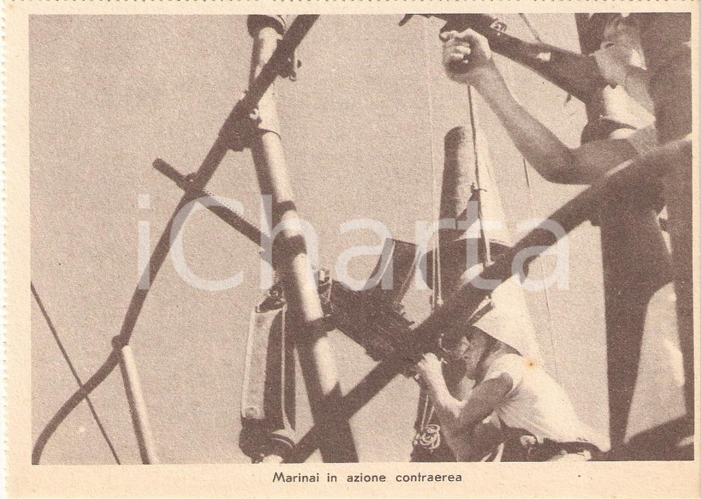 Cartolina originale da collezione 1940 ca WW2  MARINA MILITARE Marinai in azione contraerea Cartolina 1