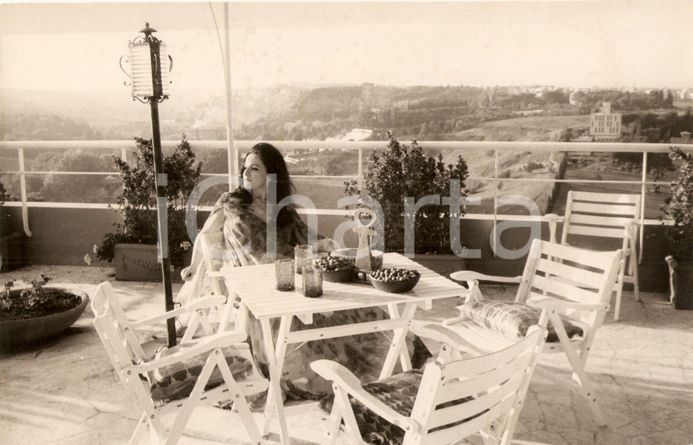 Fotografia d epoca originale 1970 ca CINEMA Attrice Lisa GASTONI Ritratto su terrazza Fotografia 1