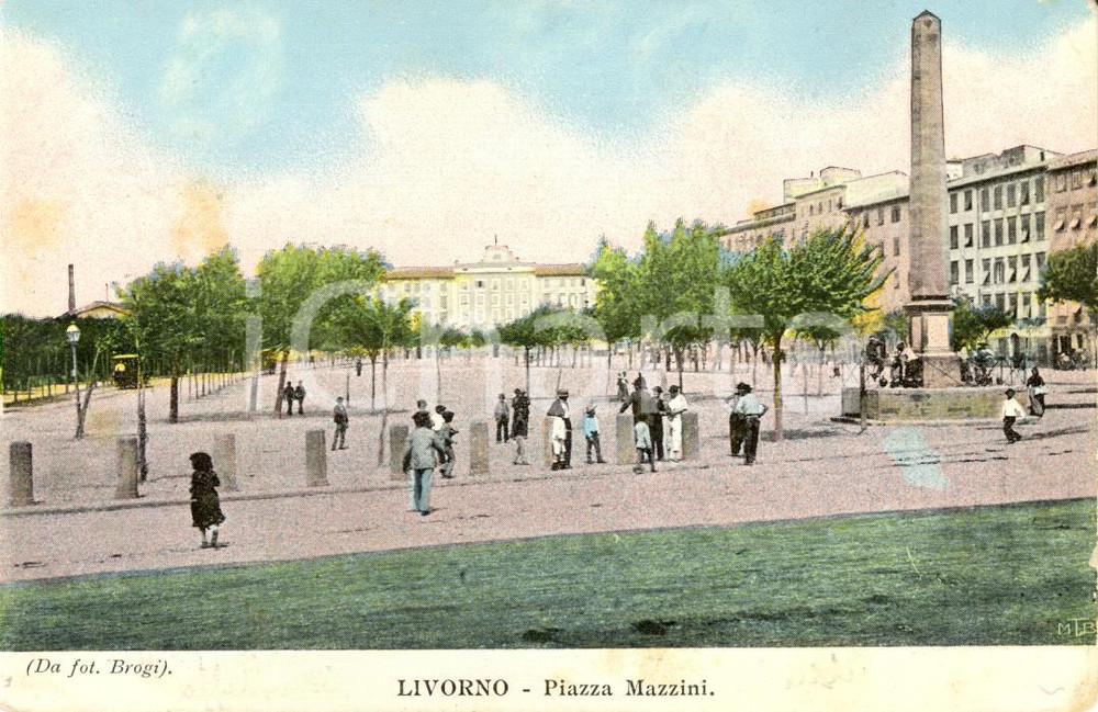 Cartolina originale da collezione 1900 ca LIVORNO Veduta di piazza Giuseppe MAZZINI con passanti Cartolina FP VG 1