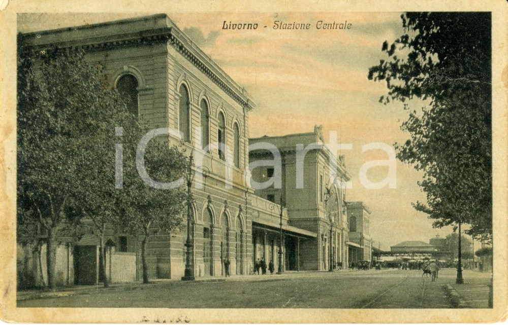 Cartolina originale da collezione 1921 LIVORNO Scorcio della facciata della STAZIONE CENTRALE Cartolina FP VG 1