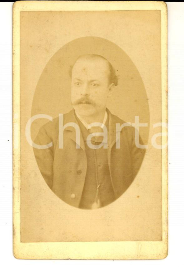 Fotografia d epoca originale 1880 ca STRESA VB Ritratto maschile con la giacca Foto BACMEISTER 1