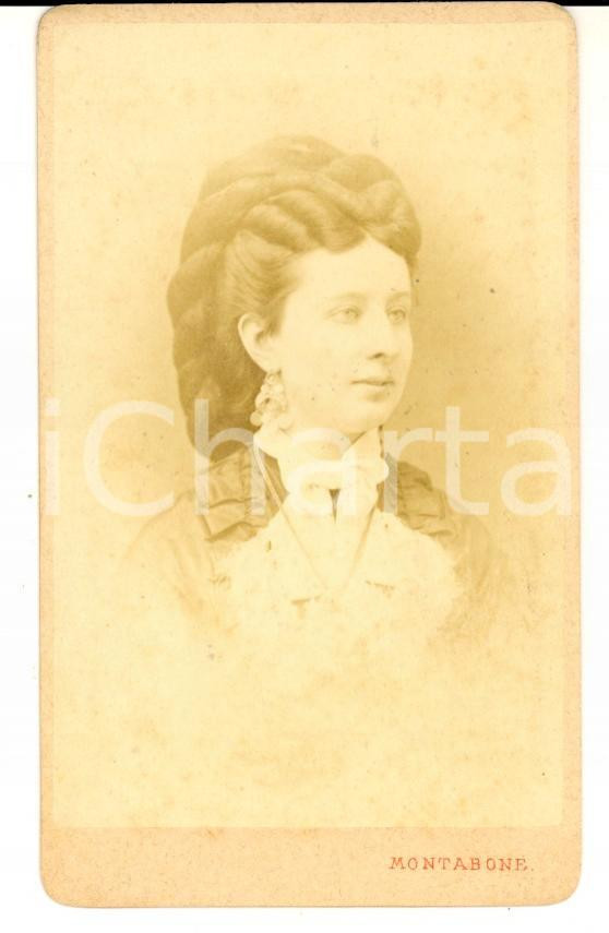Fotografia d epoca originale 1865 ca MILANO Ritratto di nobildonna con acconciatura raccolta Foto MONTABONE 1