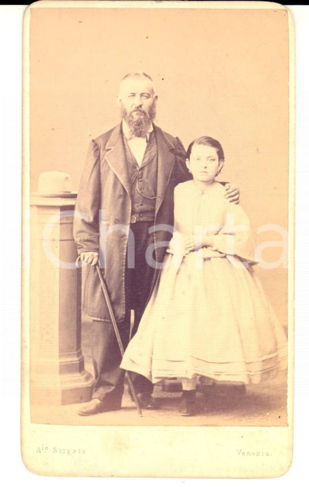 Fotografia d epoca originale 1870 ca VENEZIA Ritratto di un padre con la giovane figlia Foto SORGATO 1