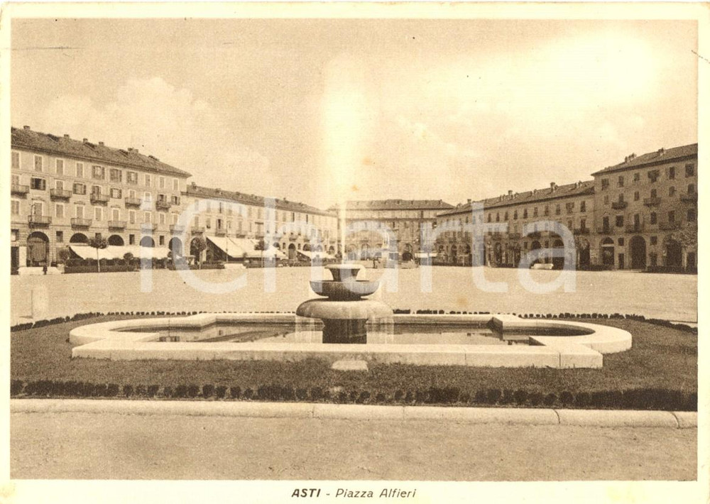 Cartolina originale da collezione 1941 ASTI La fontana in piazza VITTORIO ALFIERI Cartolina postale FG VG 1