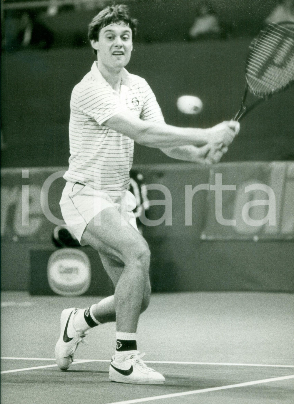 Fotografia d epoca originale 1980 ca STATI UNITI Tennis Gene MAYER durante un servizio Foto 1