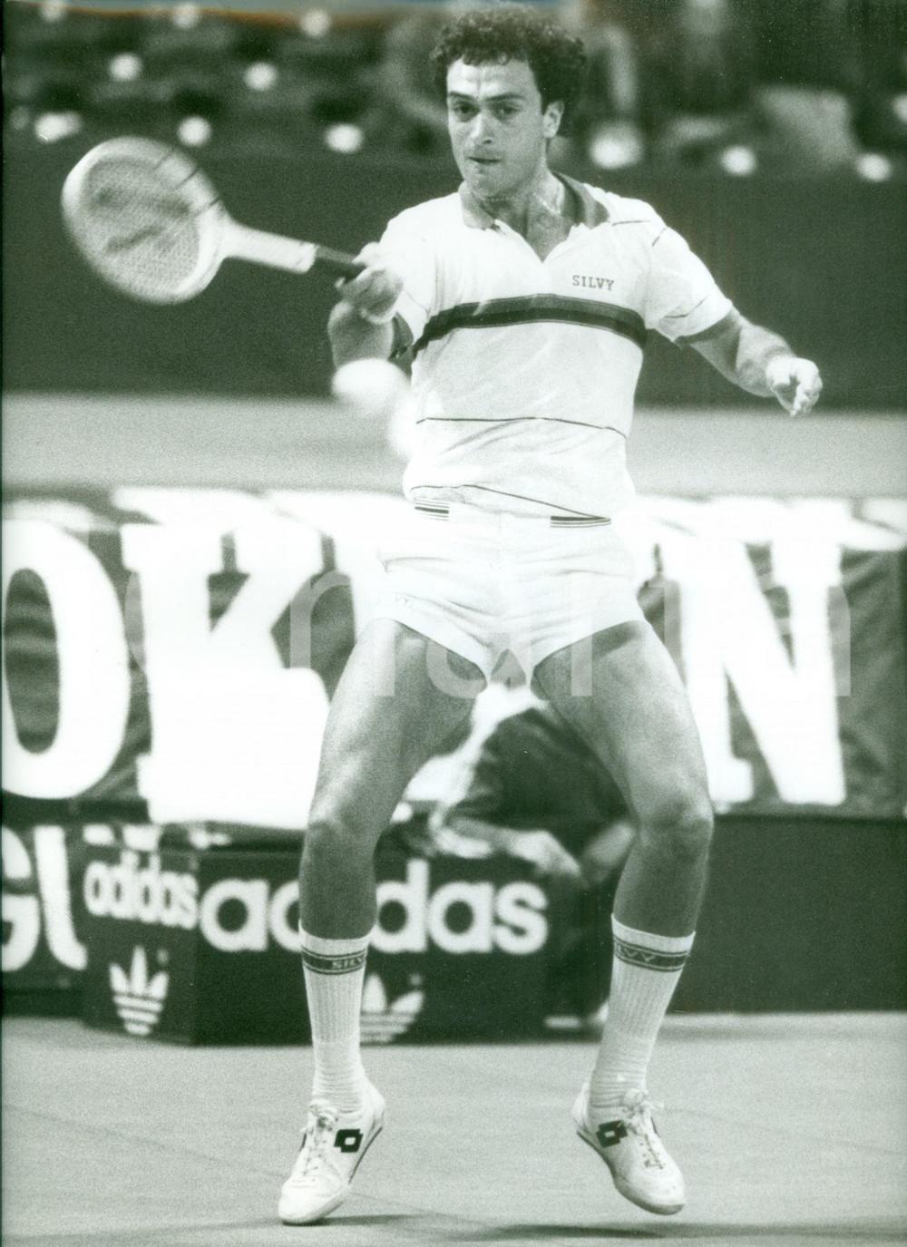 Fotografia d epoca originale 1980 MILANO Tennis BROOKLYN TOURNAMENT JosÃ© Luis CLERC Sponsor ADIDAS Foto 1