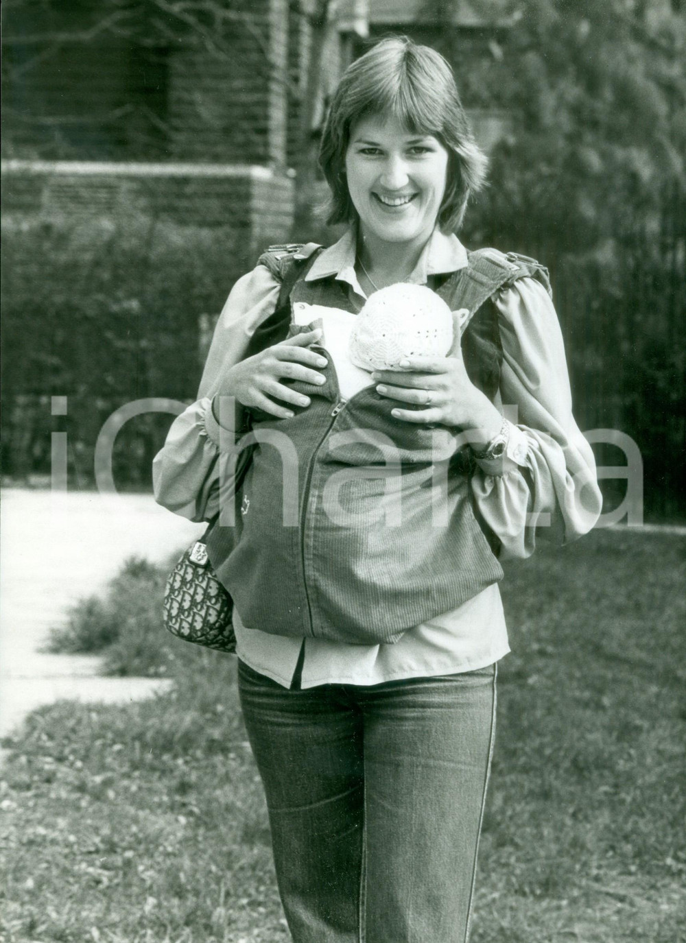 Fotografia d epoca originale 1980 ca AUSTRALIA La moglie di Dick CREALY con la piccola Alison Fotografia 1