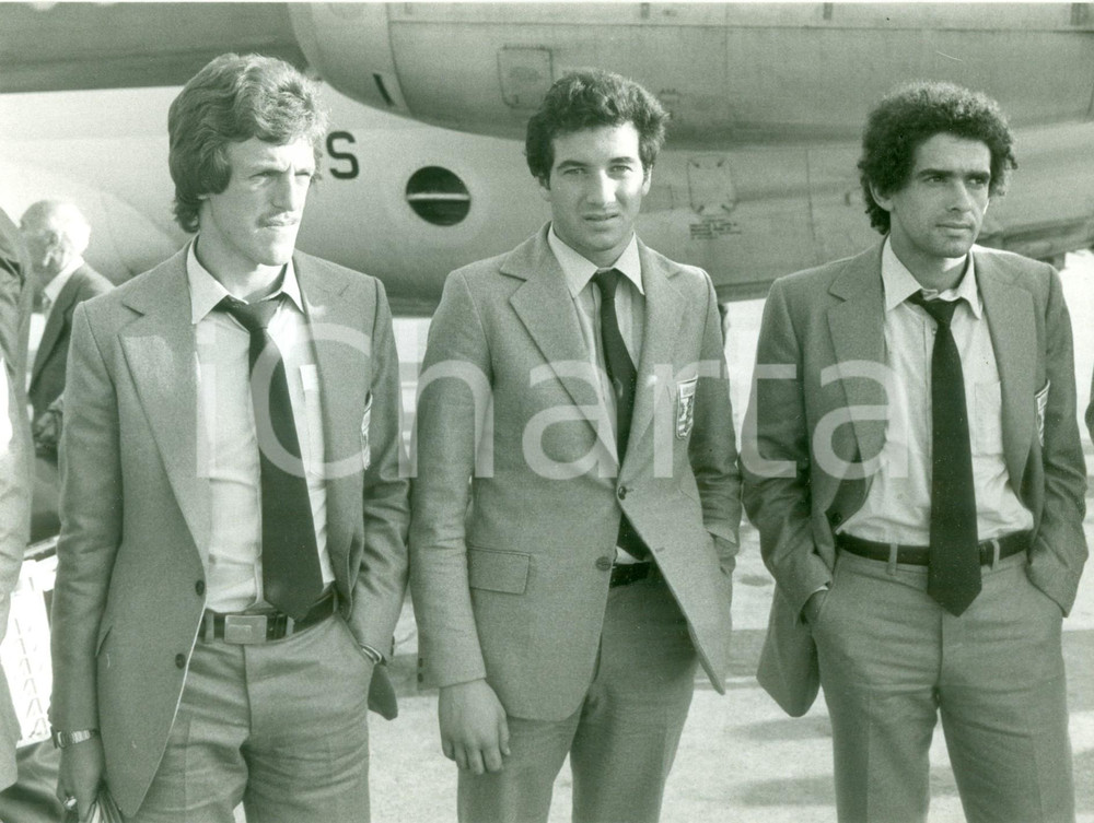 Fotografia d epoca originale 1980 ca URUGUAY CALCIO Calciatori LA PENA ORTIZ GONZALEZ al Mundialito Foto 1