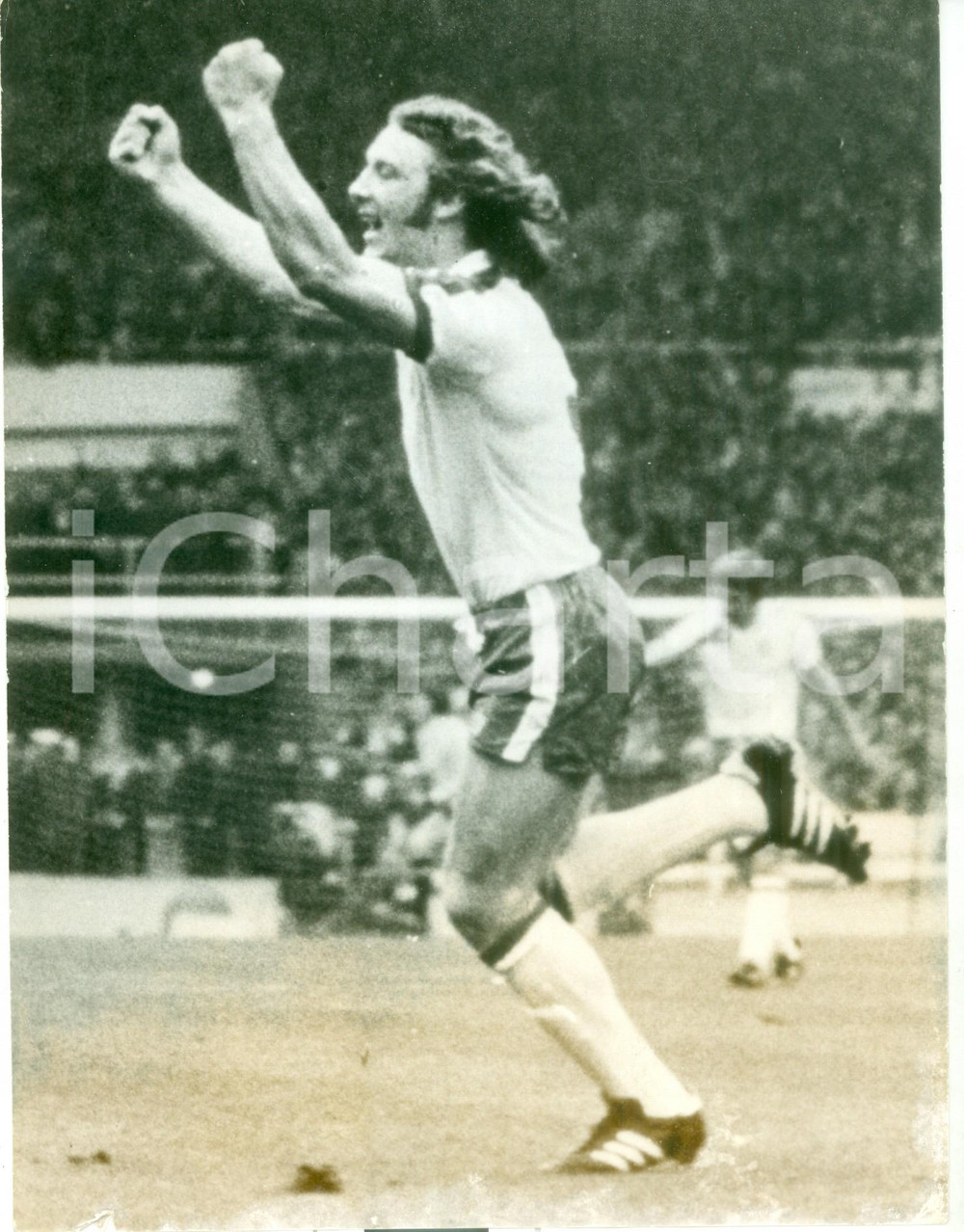 Fotografia d epoca originale 1960 ca CALCIO Il grande calciatore BEATTLE esulta dopo gol Foto DANNEGGIATA 1