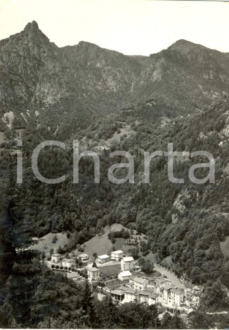 Cartolina originale da collezione 1959 ISOLA DI FONDRA BG Panorama del paese e della VAL BREMBANA FG VG 1