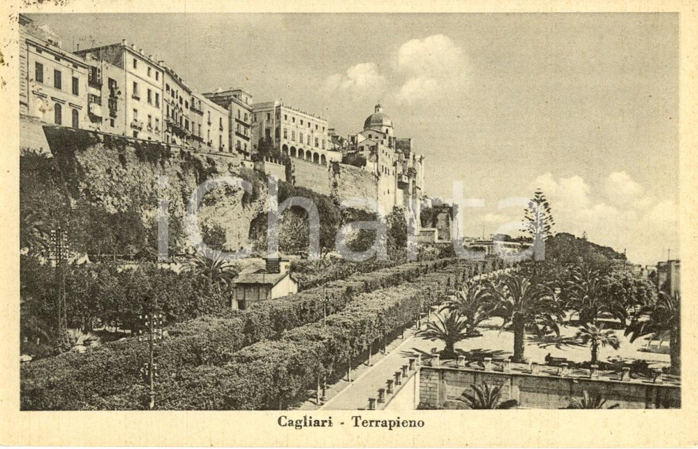 Cartolina originale da collezione 1930 ca CAGLIARI Veduta del terrapieno con cupola Cattedrale SANTA MARIA FP VG 1