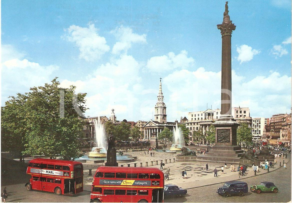 Cartolina originale da collezione 1950 ca LONDON UK Bus a due piani in TRAFALGAR SQUARE Cartolina ANIMATA FG NV 1