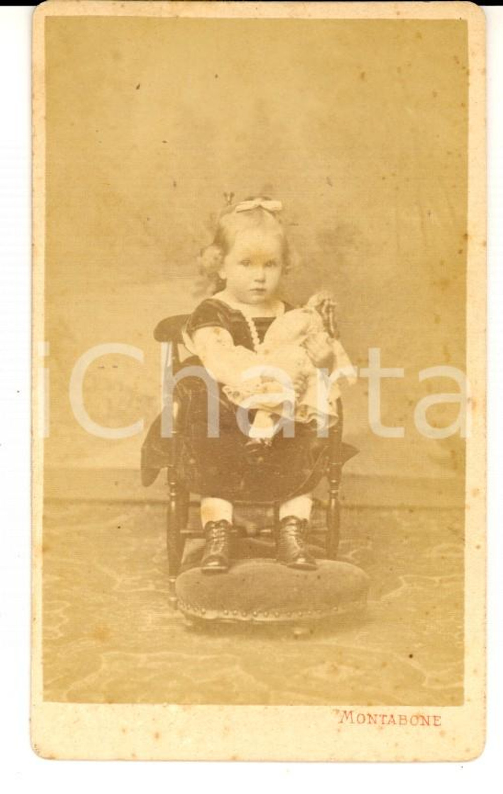 Fotografia d epoca originale 1870 ca MILANO Ritratto di bambina con la bambola Fotografia MONTABONE 1