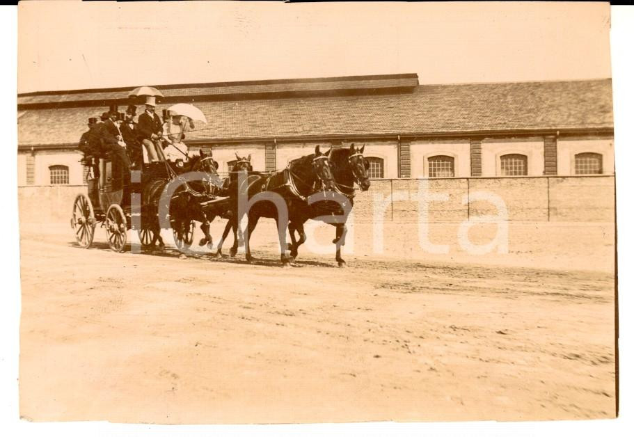 Fotografia d epoca originale 1900 ca MILANO Passaggio in carrozza del conte SCHLEIBER Foto 11 x 8 cm 1