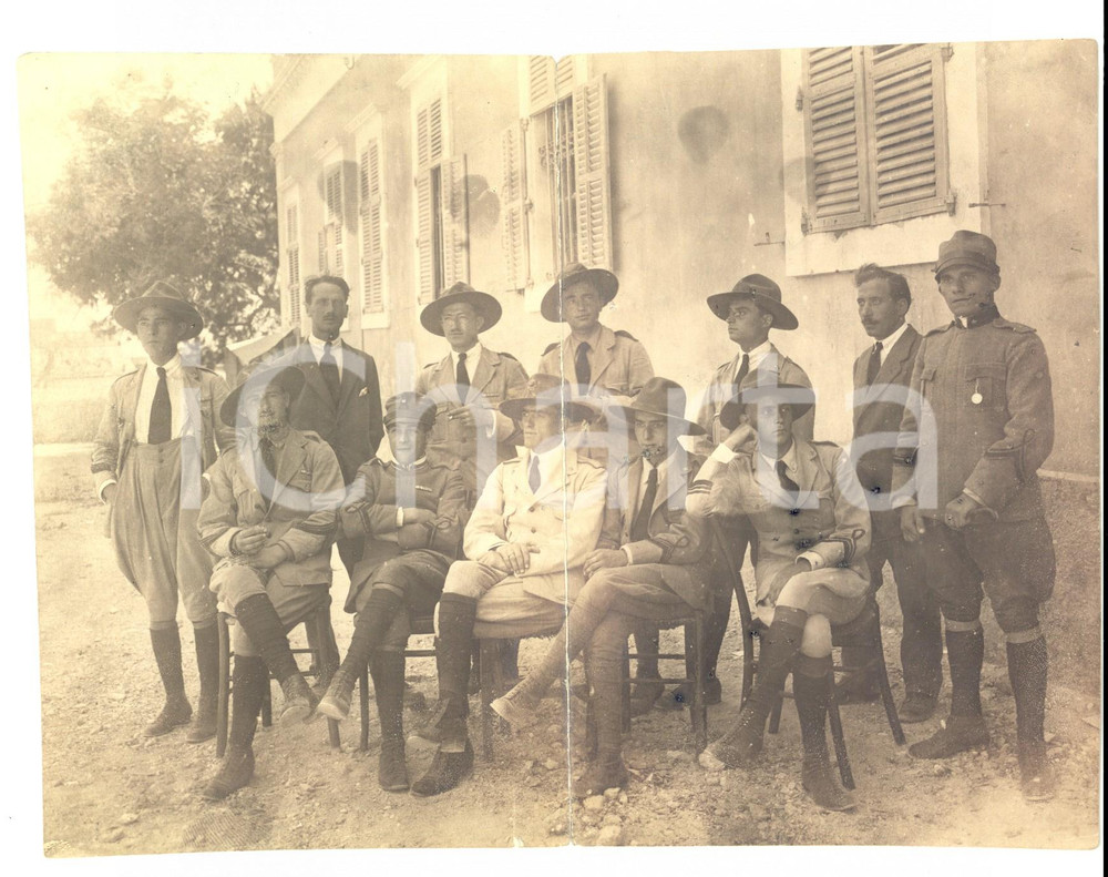Fotografia d epoca originale 1915 ca ITALIA MERIDIONALE Pausa degli ufficiali in estate Foto DANNEGGIATA 1