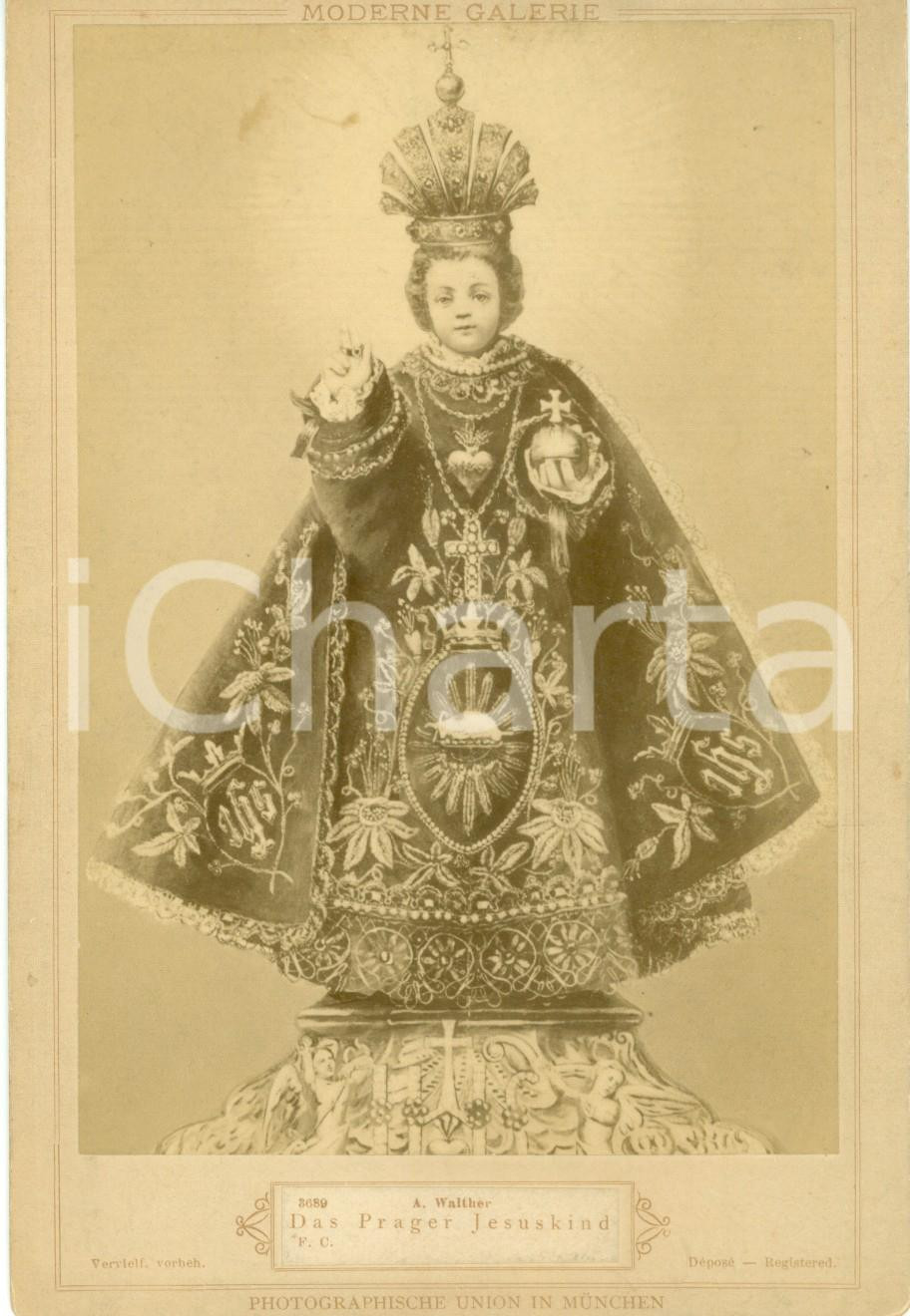 Fotografia d epoca originale 1890 ca Bambino di PRAGA Das Prager Jesuskind Photographische Union MUNCHEN 1