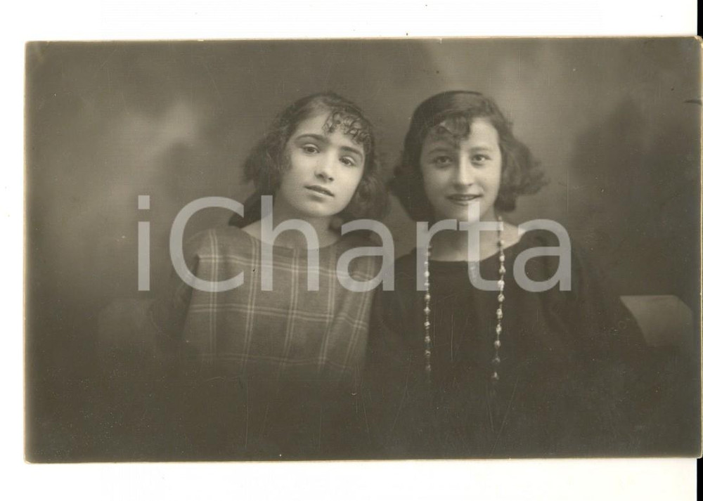 Fotografia d epoca originale 1923 ALESSANDRIA Coppia di sorelle vestite alla moda Foto FERRARESE 1