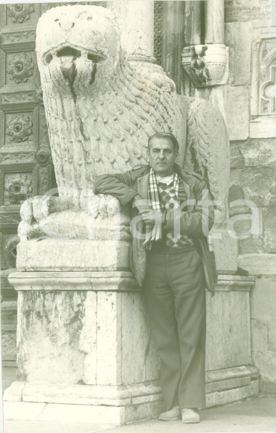 Fotografia d epoca originale 1984 PARMA Lino Lionello GHIRARDINI davanti al Duomo Fotografia 1