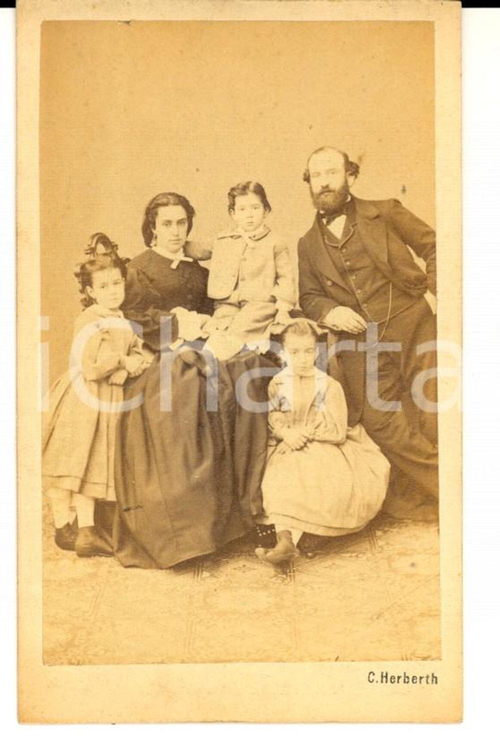 Fotografia d epoca originale 1870 ca WIEN Ritratto di famiglia con tre bambini  Fotografia Carl HERBERT 1