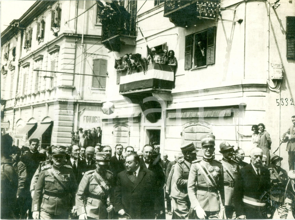 Fotografia d epoca originale 1930 ca TORINO Principe UMBERTO II sfila per le vie della cittÃ  Fotografia 1