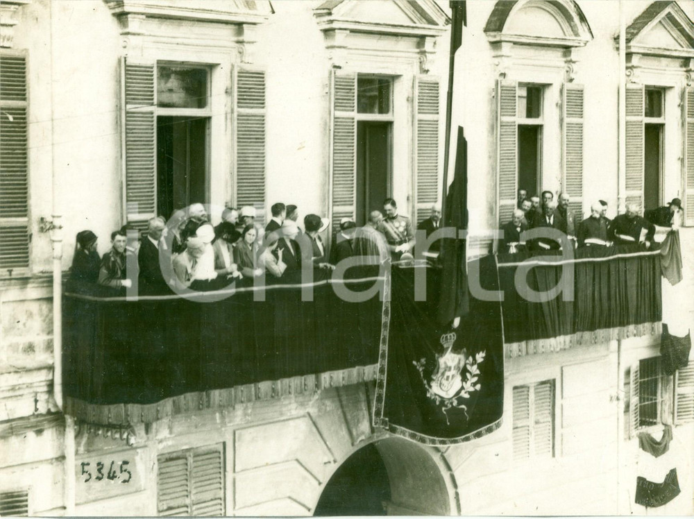 Fotografia d epoca originale 1930 ca TORINO Principe UMBERTO II al balcone con le autoritÃ  Fotografia 1