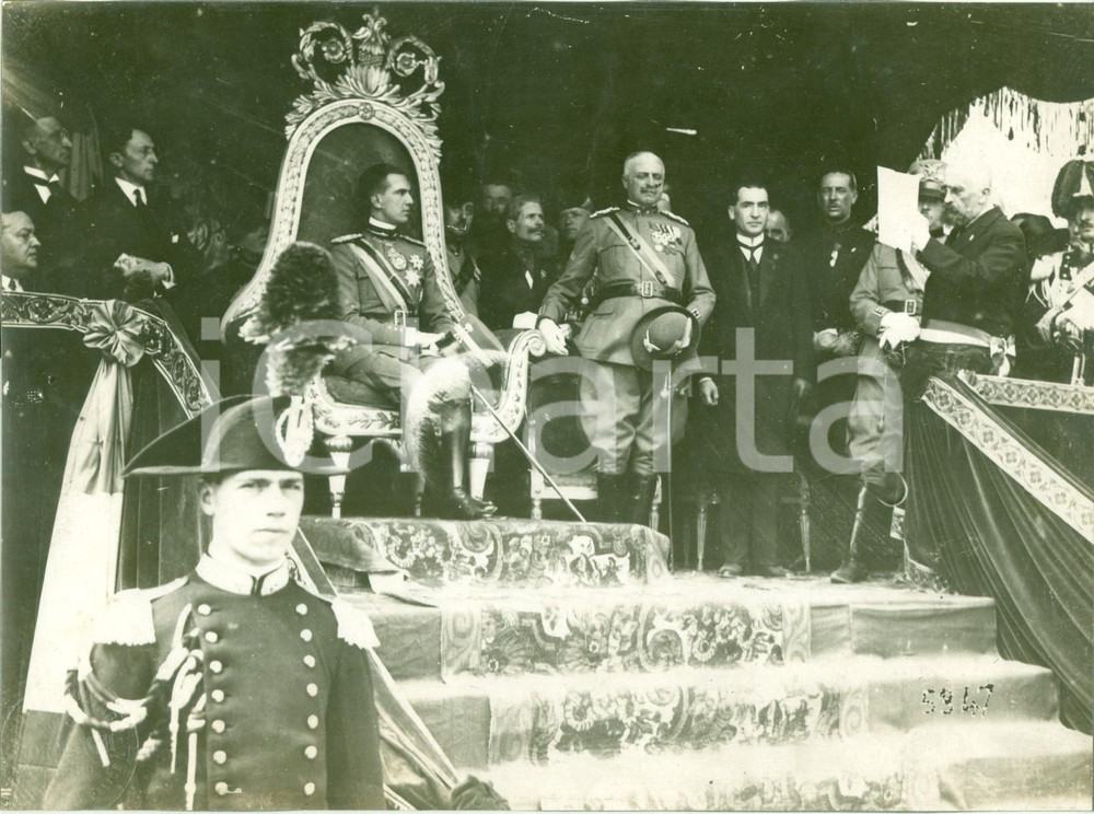 Documento originale, autentico 1930 ca TORINO RIVA DESTRA Umberto II su palco reale inaugura Colonna ai Caduti 1