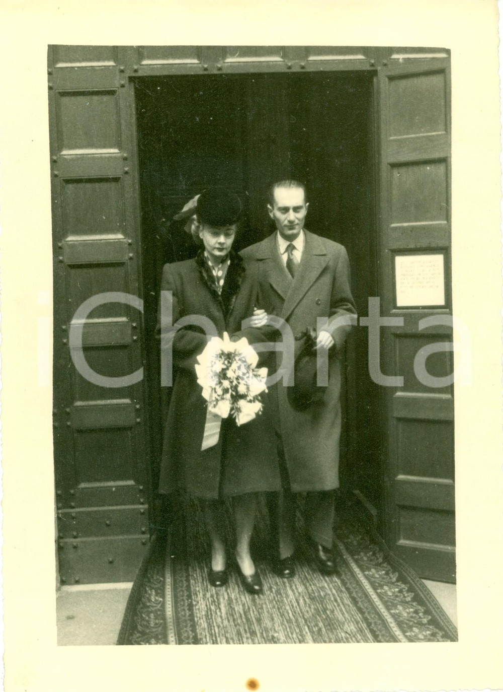 Fotografia d epoca originale 1942 MILANO Indro MONTANELLI Margarethe COLINS TARSIENNE escono da SAN GOTTARDO 1