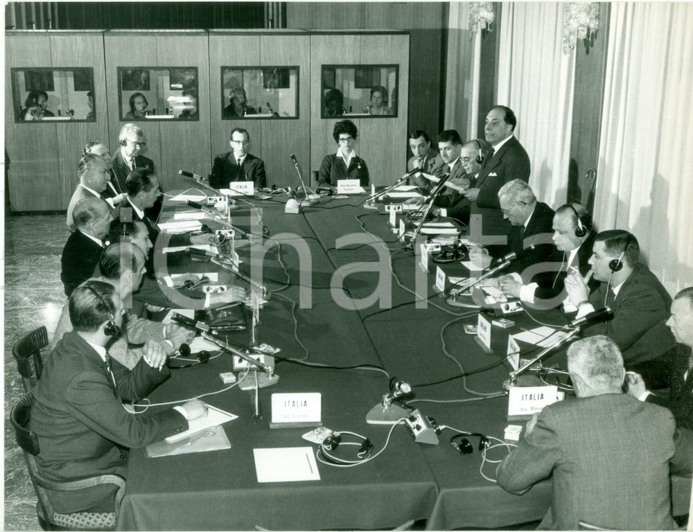 Fotografia d epoca originale 1962 MILANO Congresso Internazionale CARBION La tavola dei relatori Fotografia 1