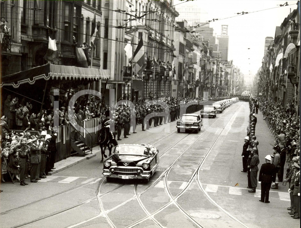Fotografia d epoca originale 1959 BRUXELLES Corteo automobili in rue ROYALE nozze Alberto LIEGI e Paola RUFFO 1