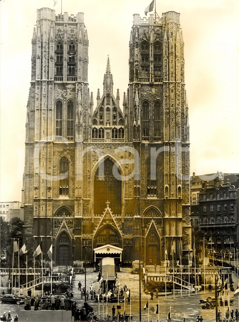 Fotografia d epoca originale 1959 BRUXELLES Arrivo ALBERTO di LIEGI Paola RUFFO chiesa SANTA GUDULA E MICHELE 1