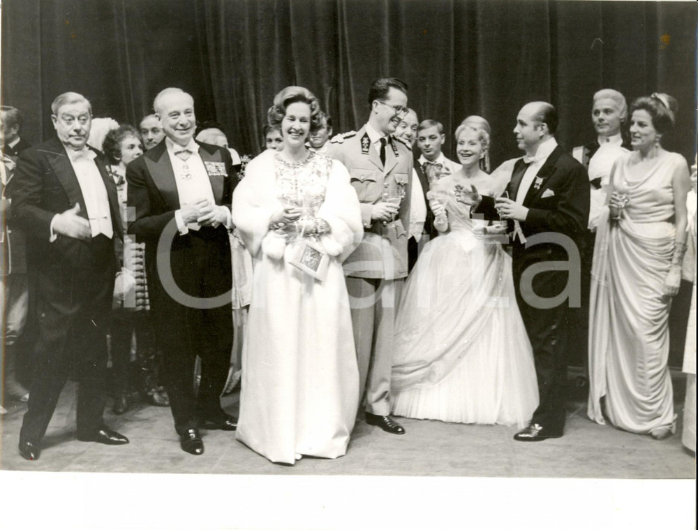 Fotografia d epoca originale 1962 BRUXELLES B BALDOVINO, FABIOLA e artisti di teatro a Gala Theatre DU PARC 1