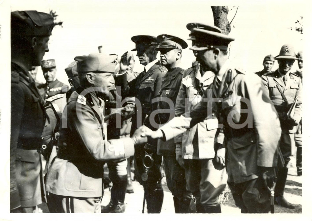 Fotografia d epoca originale 1936 IRPINIA Grandi Manovre Vittorio Emanuele III saluta gli ufficiali inglesi 1