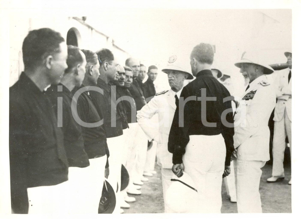 Fotografia d epoca originale 1934 SOMALIA Vittorio Emanuele III ricevuto al suo arrivo dalle autoritÃ  FOTO 1