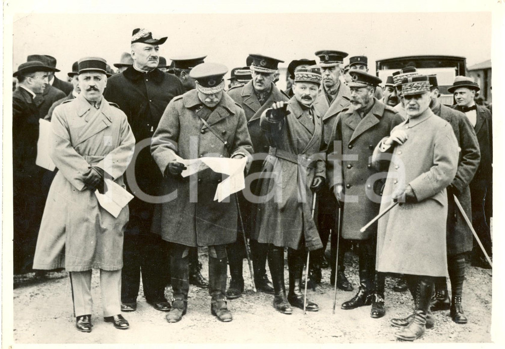 Fotografia d epoca originale 1922 IRLANDA Giorgio V, Ferdinand FOCH e Maxime WEYGAND sul campo di battaglia 1