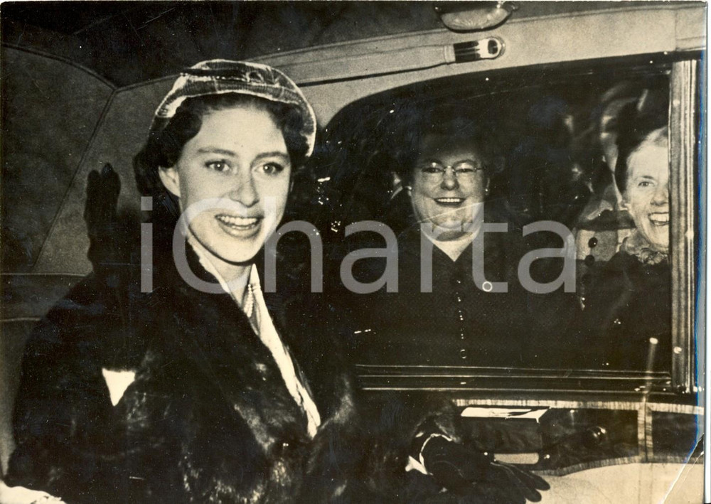 Fotografia d epoca originale 1955 LONDON  Margaret di SNOWDON acclamata dalla folla al ritorno dalle ANTILLE 1