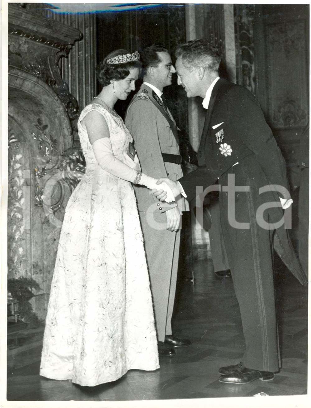 Fotografia d epoca originale 1962 BRUXELLES Re BALDOVINO I Fabiola BELGIO ricevono segretario Paul PAELINCK 1