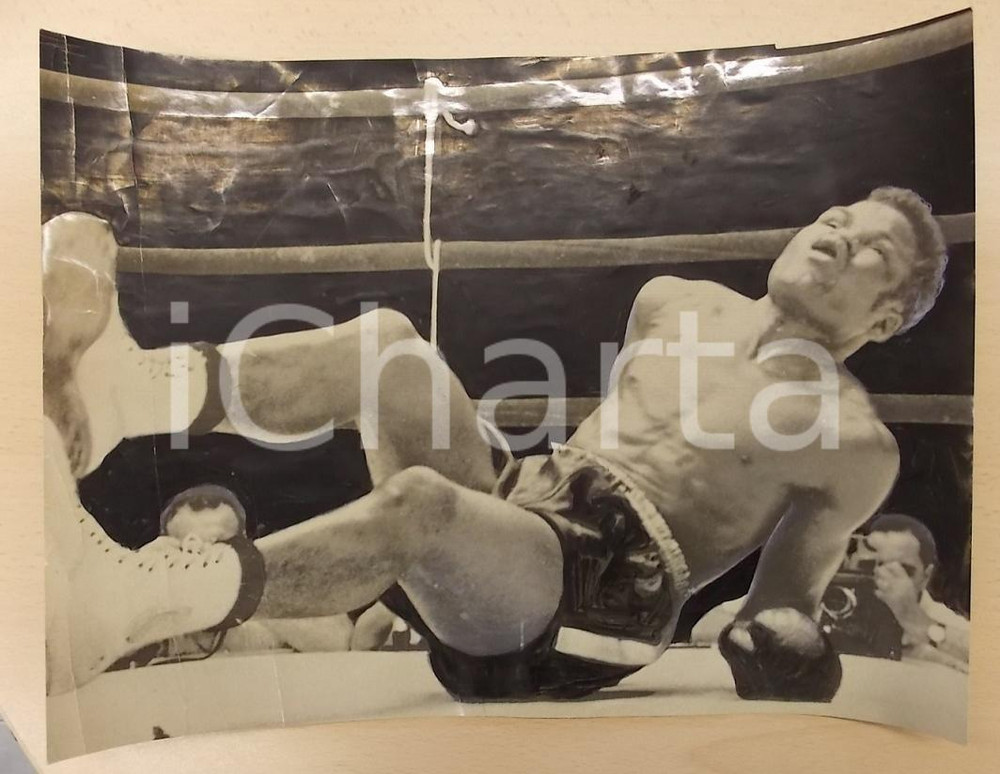 1957 NEW YORK BOXE Pugile Tommy Hurricane JACKSON al tappeto *Foto cm 36 x 25
