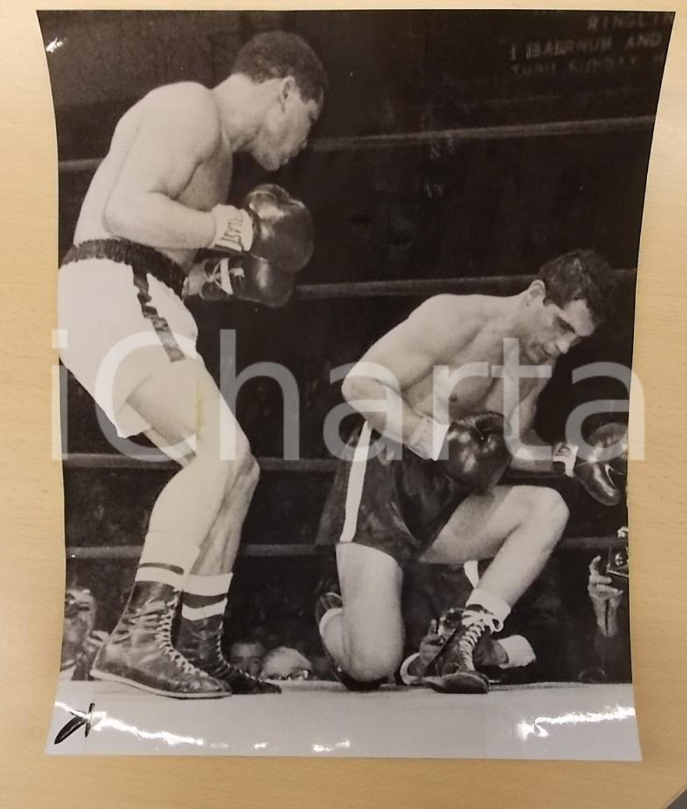 Fotografia d epoca originale 1965 NEW YORK BOXE Pugile JosÃ© TORRES vs Willie PASTRANO Fotografia cm 23 x 29 1