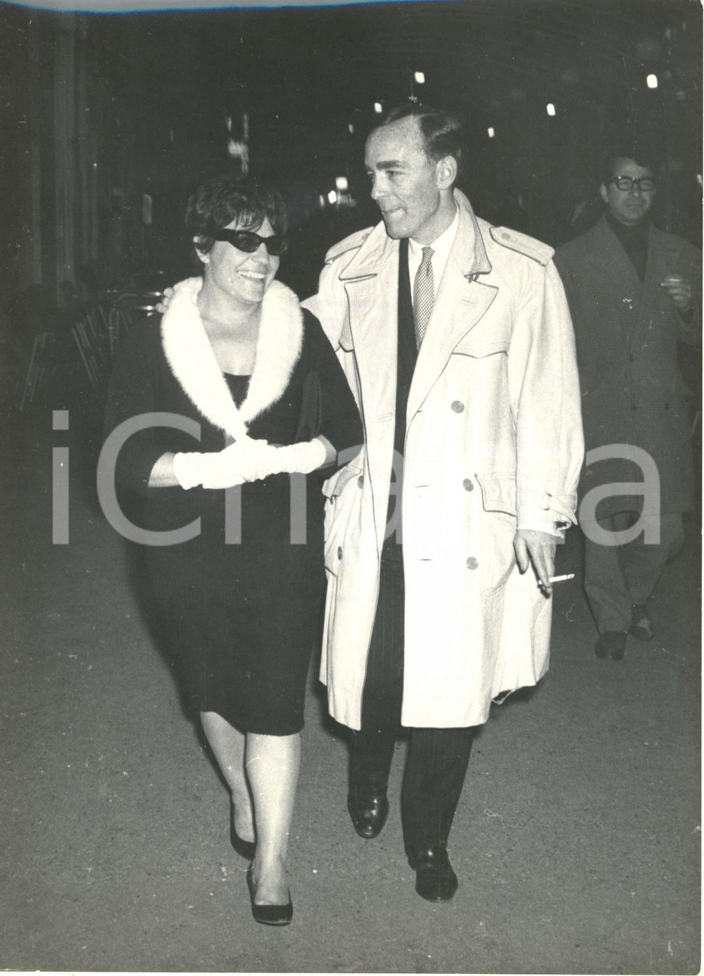 Fotografia d epoca originale 1960 ROMA VIA VITTORIO VENETO Peter VANDERBILT e Rita GUARINO ? 1