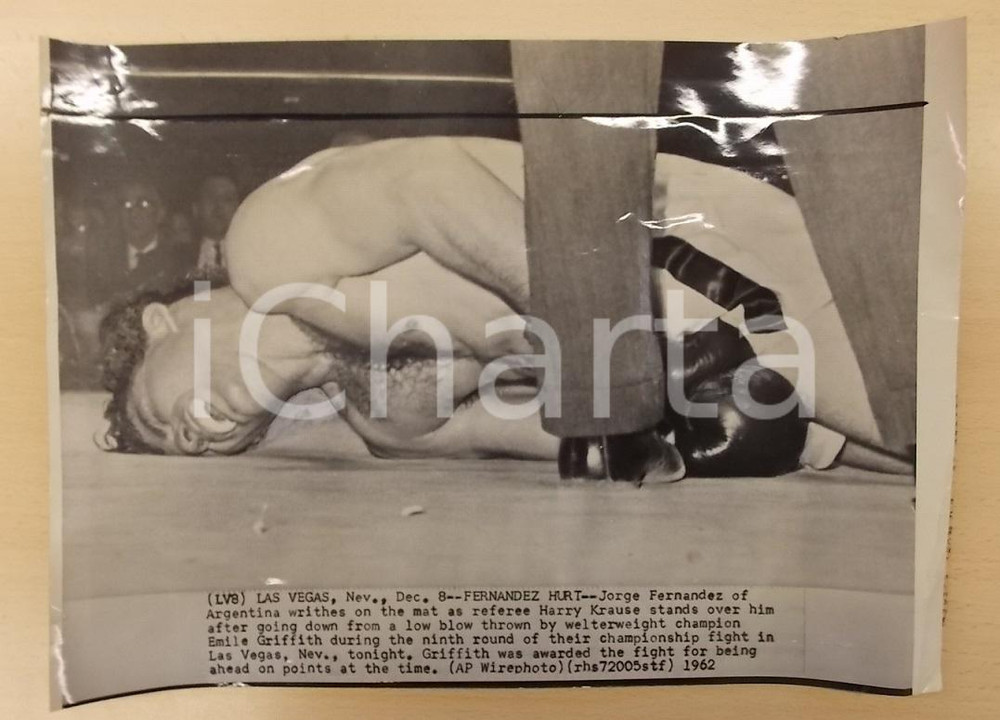 Fotografia d epoca originale 1962 LAS VEGAS USA BOXE Pugile Jorge FERNANDEZ al tappeto Fotografia 36 x 26 1