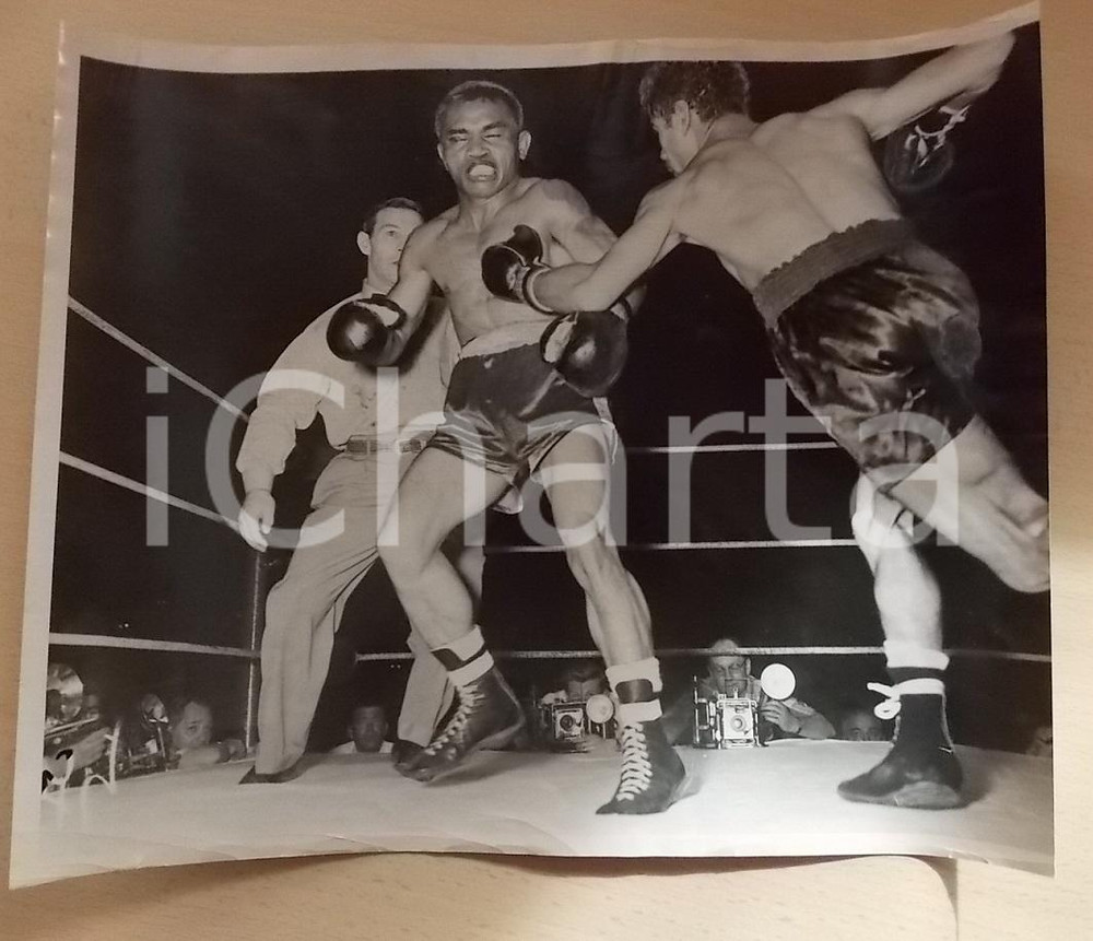 Fotografia d epoca originale 1957 SAN FRANCISCO USA BOXE Pugile Dommy URSUA vs Raul MACIAS Foto 34 x 28 1