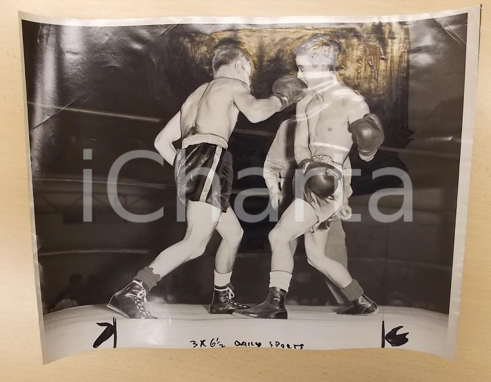 Fotografia d epoca originale 1952 SAN FRANCISCO BOXE Pugile Raul VILLARREAL vs Harry YAMAMOTO Foto 36 x 28 1