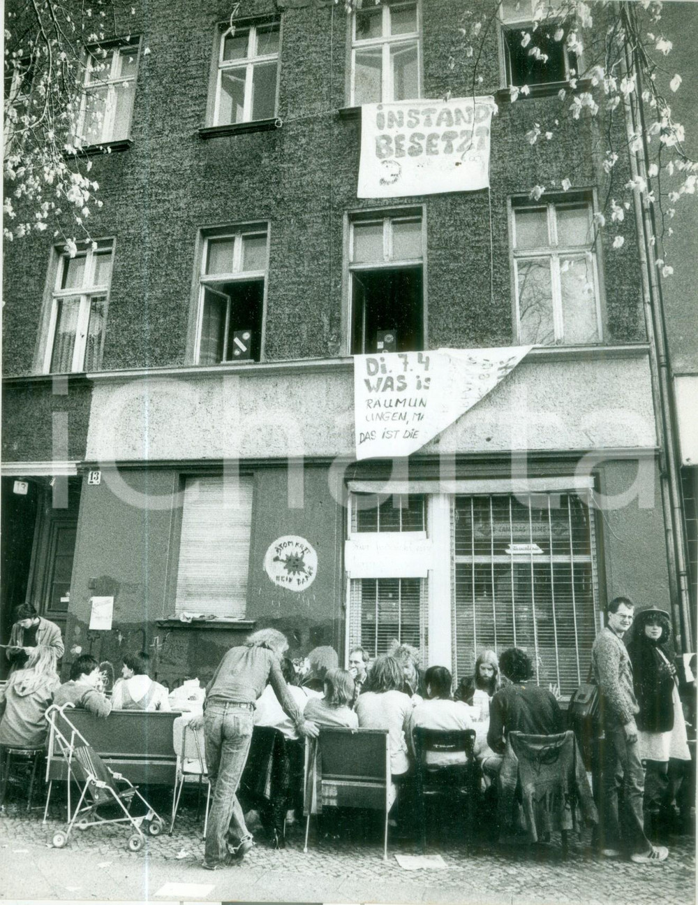 1981 BERLIN (DE) Manifestazioni solidarietà contro terrorismo a SCHONEBERG *Foto
