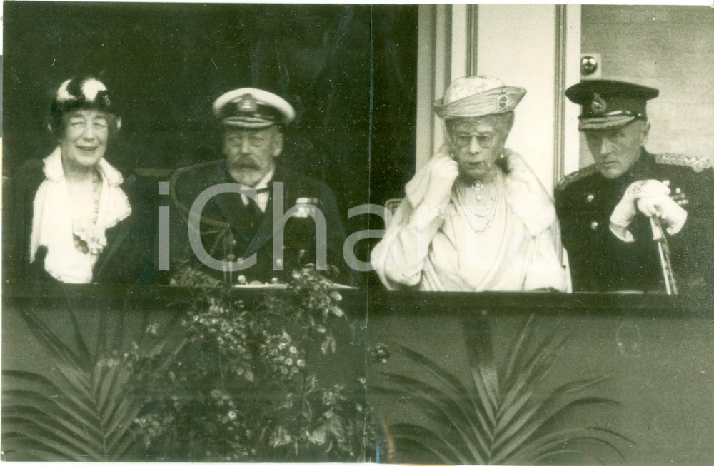 Fotografia d epoca originale 1935 ca LONDON Re George V Mary di TECK sul palco reale a OLYMPIA Fotografia 1