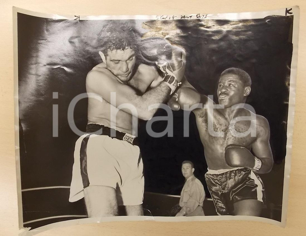 Fotografia d epoca originale 1951 SAN FRANCISCO USA BOXE Ezzard CHARLES tira destro a Joey MAXIM Foto 36 x 28 1
