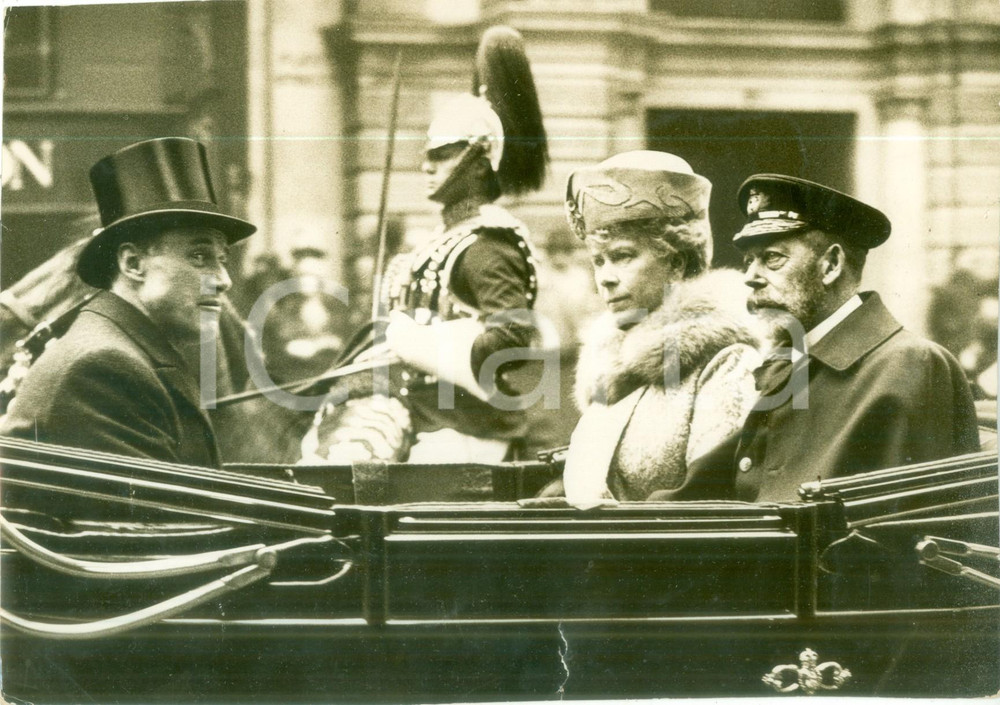 Fotografia d epoca originale 1935 ca LONDON Re George V Mary di TECK all apertura dei LLOYDS Fotografia 1